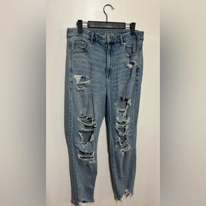 Women’s American Eagle high-rise stretch curvy mom jean size 12